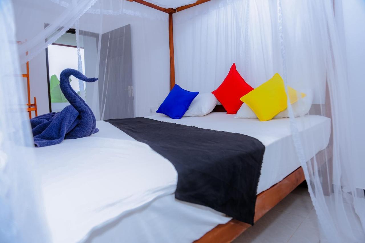 ミリッサ Sajana Ocean Hill Bed & Breakfast エクステリア 写真