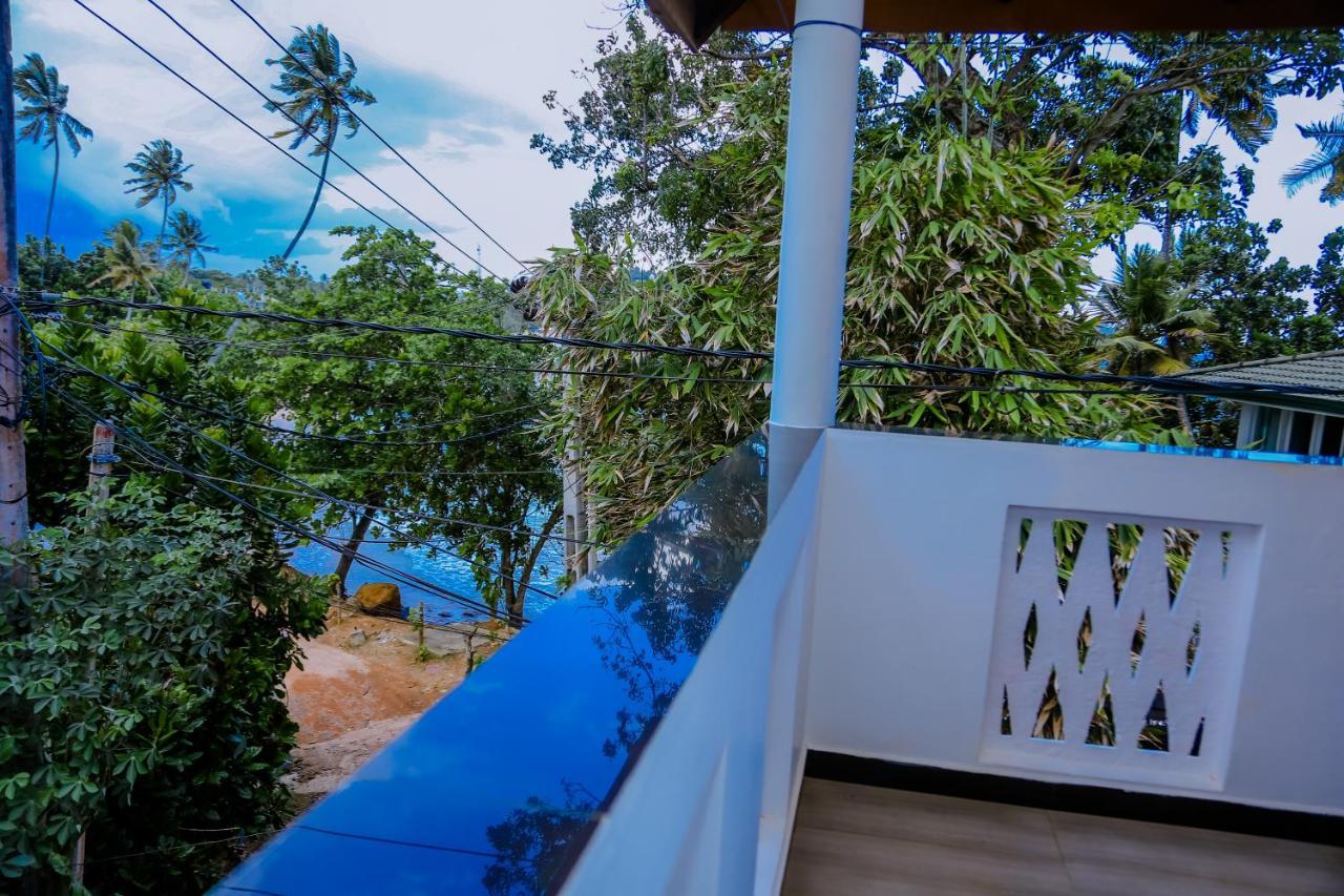 ミリッサ Sajana Ocean Hill Bed & Breakfast エクステリア 写真
