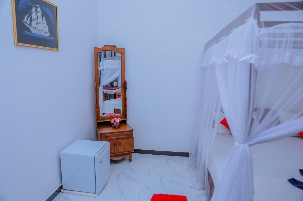 ミリッサ Sajana Ocean Hill Bed & Breakfast エクステリア 写真