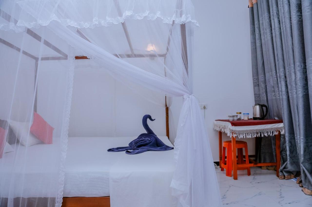 ミリッサ Sajana Ocean Hill Bed & Breakfast エクステリア 写真