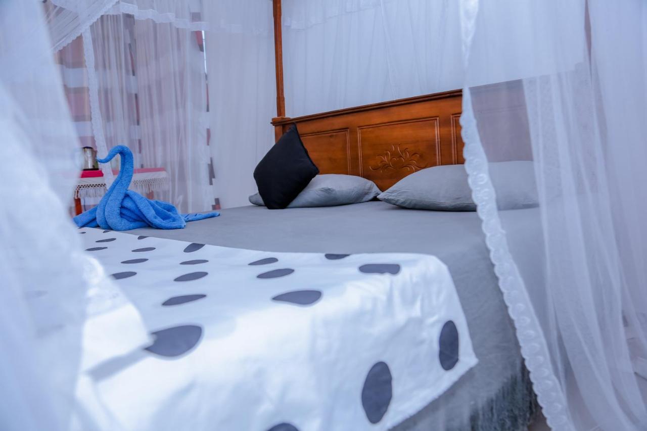 ミリッサ Sajana Ocean Hill Bed & Breakfast エクステリア 写真
