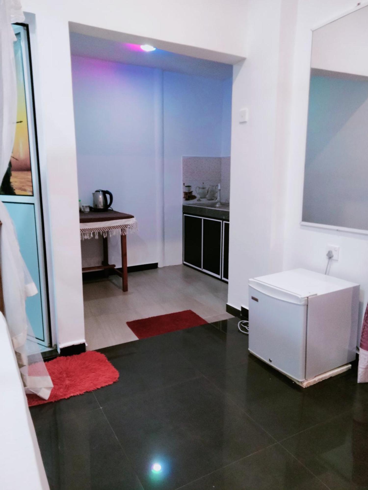 ミリッサ Sajana Ocean Hill Bed & Breakfast 部屋 写真