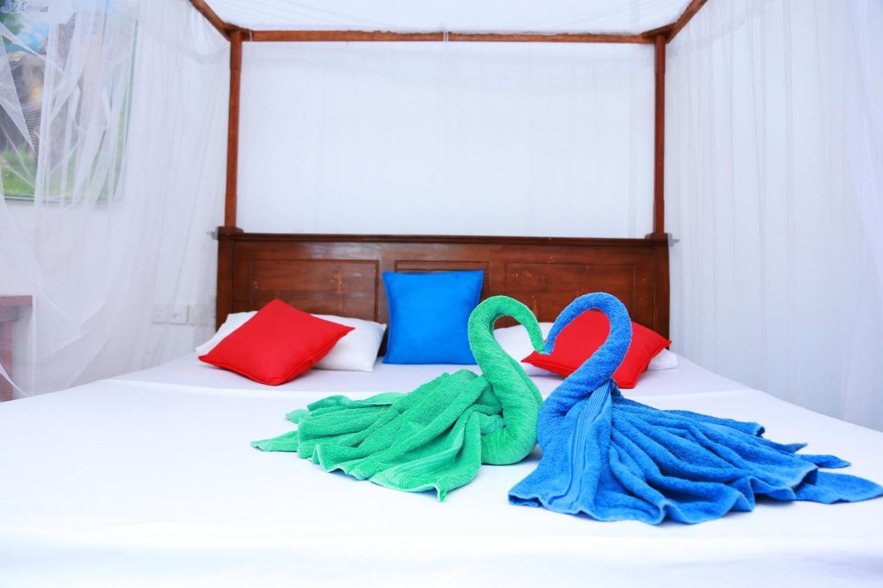 ミリッサ Sajana Ocean Hill Bed & Breakfast エクステリア 写真